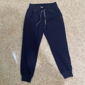 Women’s jogger scrubs